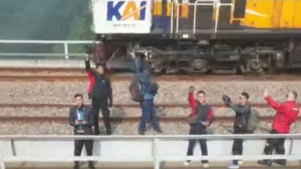 KAI Daop 2 Bandung Larang Masyarakat Masuki Area Terbatas Perekeretaapian Demi Keselamatan