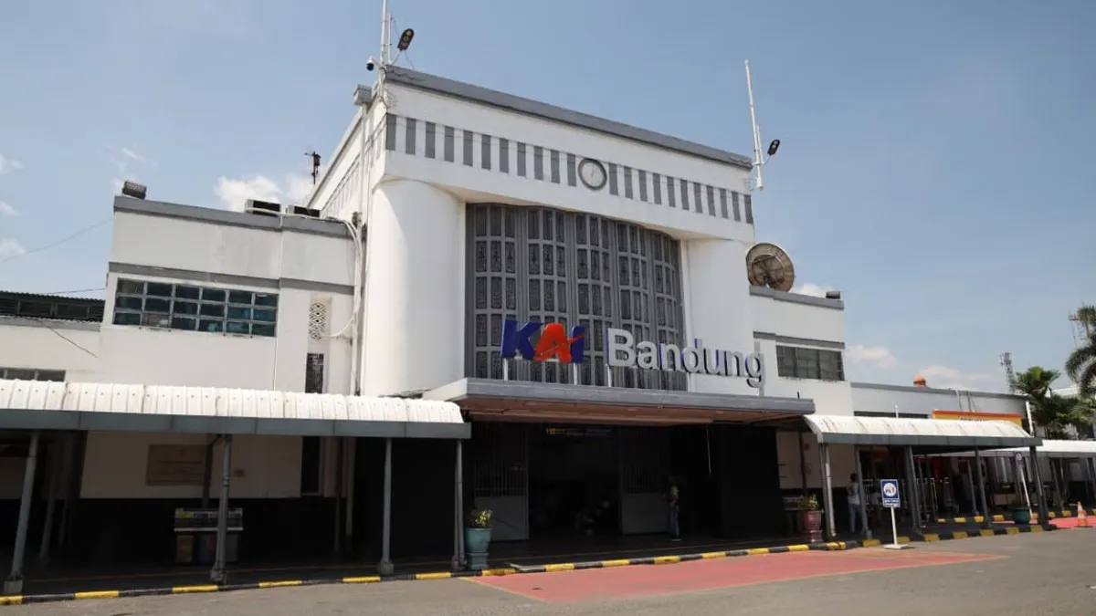 KAI Daop 2 Bandung Imbau Pelanggan Datang Lebih Awal ke Stasiun Jelang Pertandingan Bola Persib Bandung