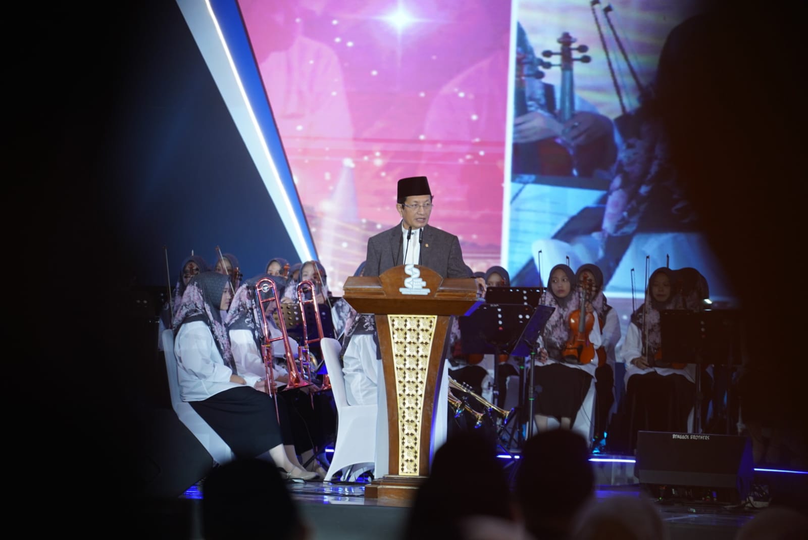 Malam Bakti Santri, Menag Sampaikan Terima Kasih atas Perhatian Presiden ke Pesantren